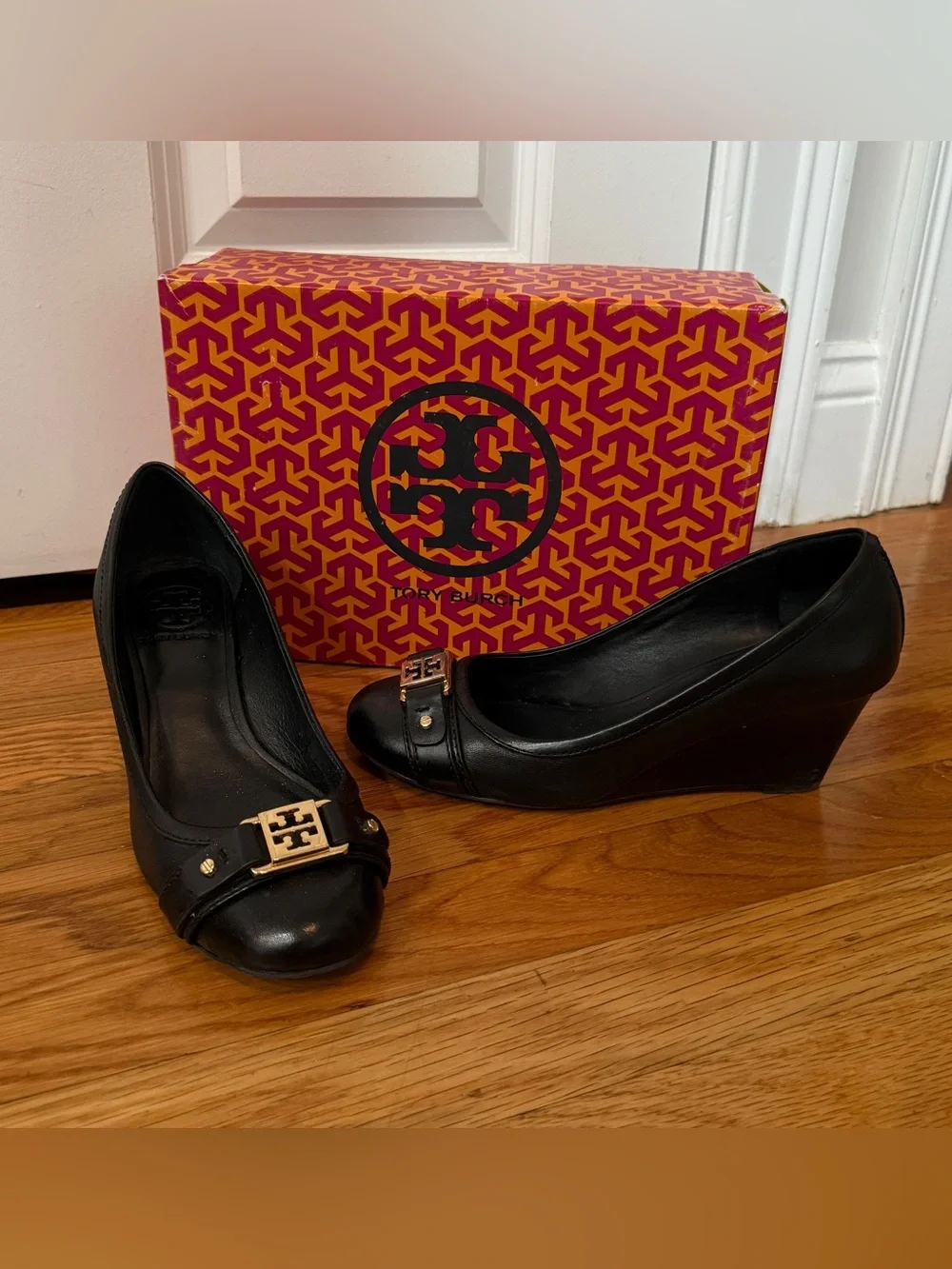 Tory Burch Ambrose 65mm Black Leather Logo Wedges Size 6.5 NEW